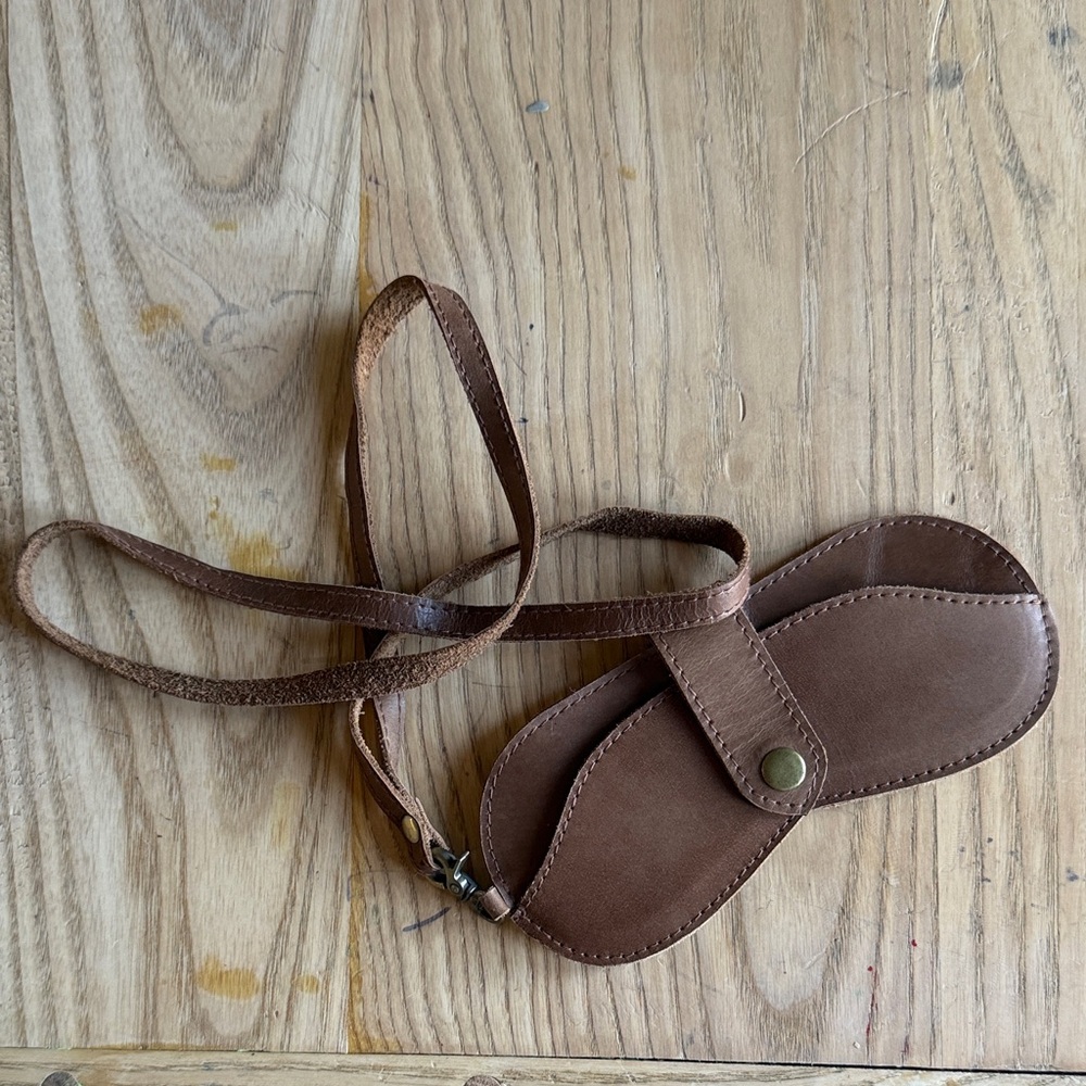 Avy & Co. Sunglasses Pouch with Lanyard 100% Leather